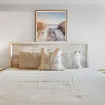 Luxury Cbd Living- 2 Bedroom 2 Bathroom Apartment