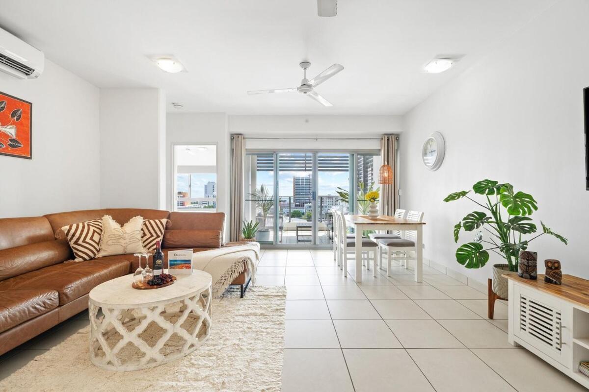 Luxury Cbd Living- 2 Bedroom 2 Bathroom Apartment